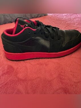 Nike Air Jordan Women’s Black and Pink Low-Top Sneakers